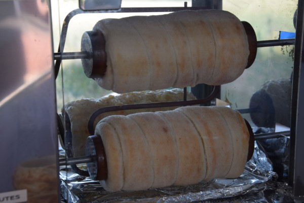 Baumstriezel im Ofen ausbacken